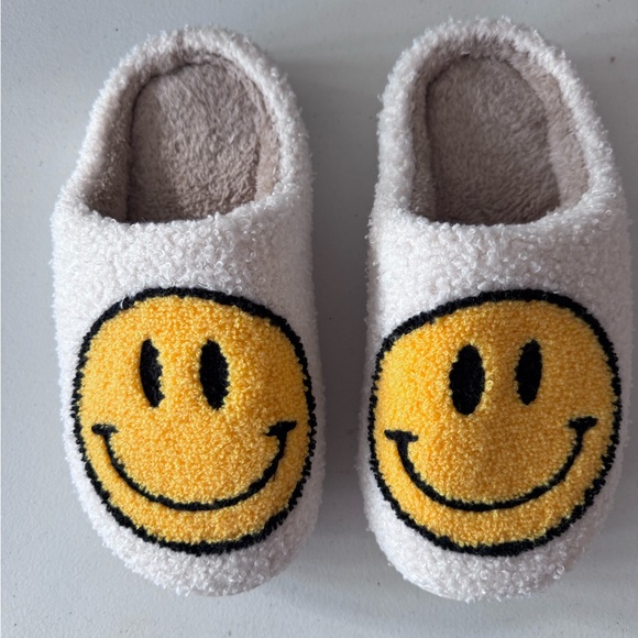 Smile Slippers/ Smiley Face Slippers - Picture 2 of 2